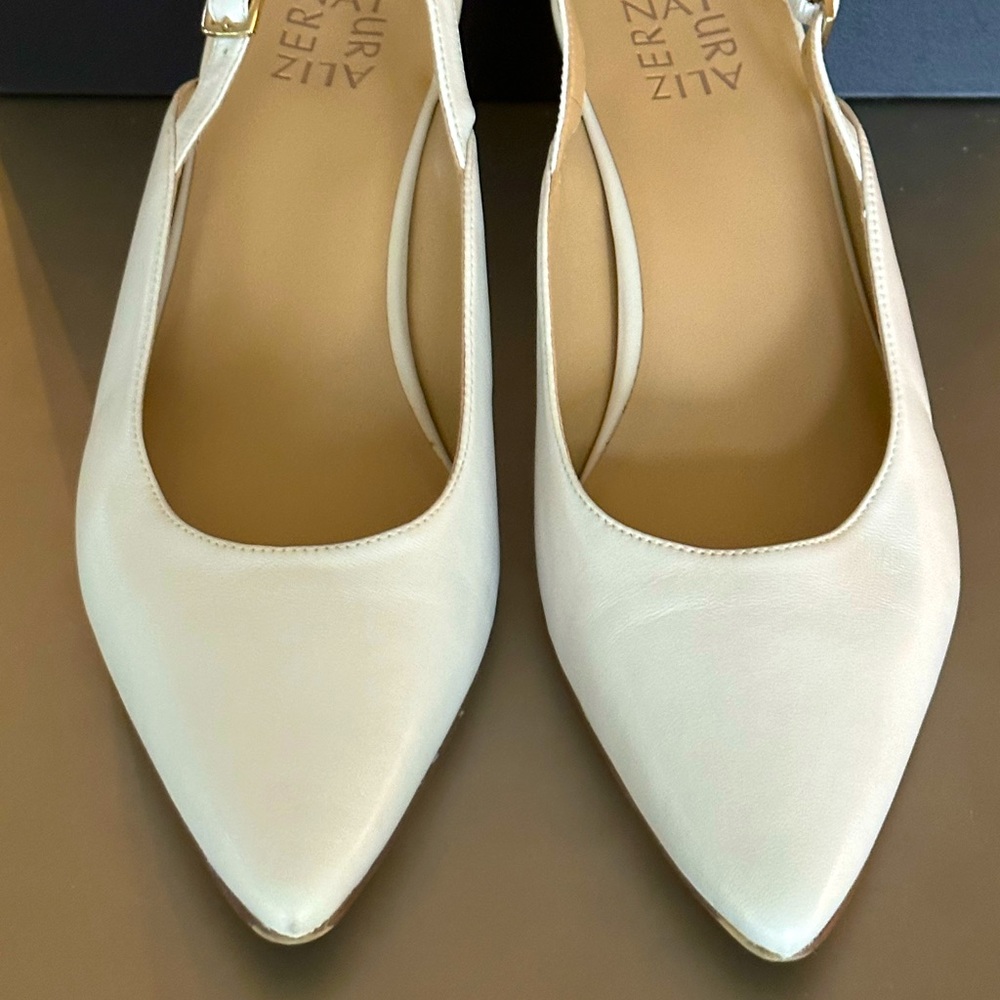 Leather Naturalizer 8W sling back heels color beige